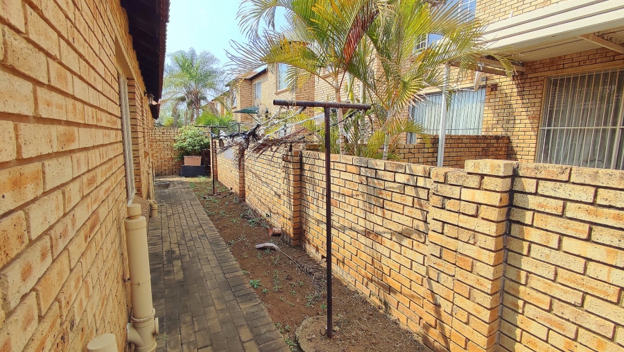 3 Bedroom Property for Sale in Heuwelsig Estate Gauteng