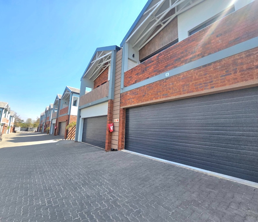 3 Bedroom Property for Sale in Ferndale Gauteng