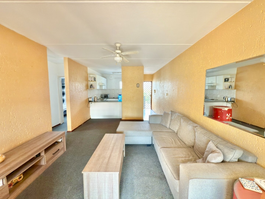 2 Bedroom Property for Sale in Mulbarton Gauteng