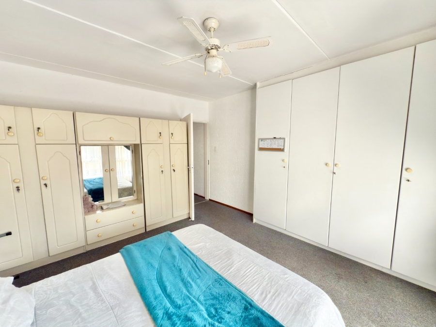 2 Bedroom Property for Sale in Mulbarton Gauteng