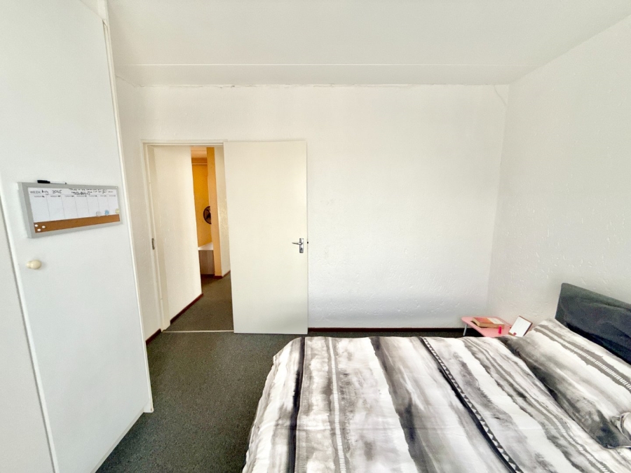 2 Bedroom Property for Sale in Mulbarton Gauteng
