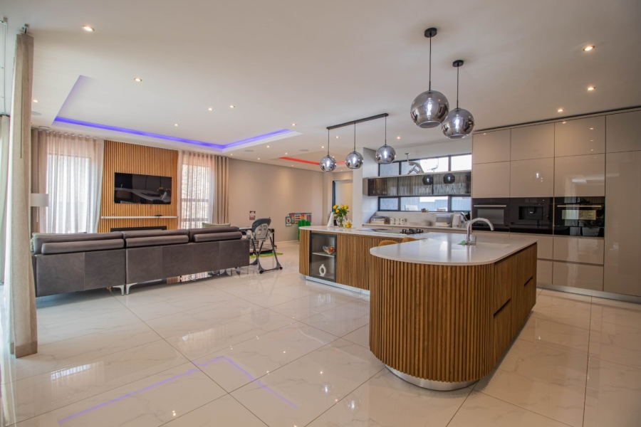 5 Bedroom Property for Sale in Serengeti Lifestyle Estate Gauteng