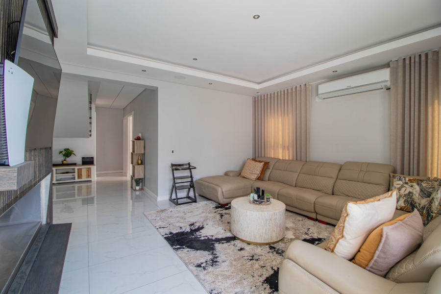 5 Bedroom Property for Sale in Serengeti Lifestyle Estate Gauteng