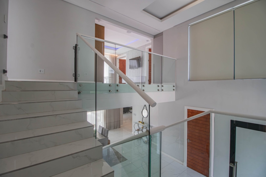 5 Bedroom Property for Sale in Serengeti Lifestyle Estate Gauteng