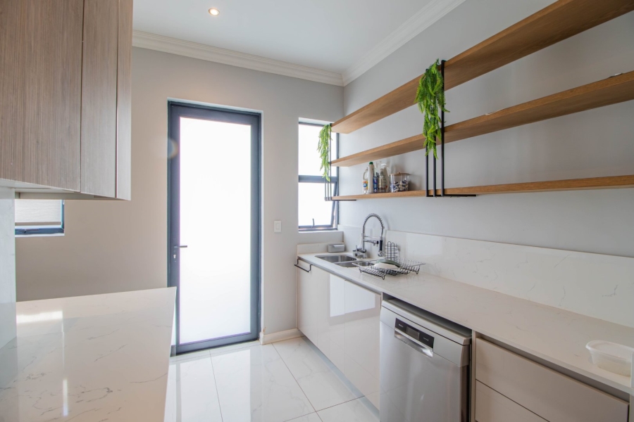 5 Bedroom Property for Sale in Serengeti Lifestyle Estate Gauteng