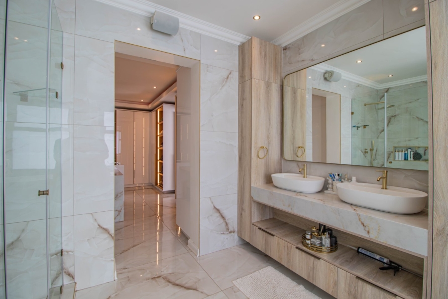 5 Bedroom Property for Sale in Serengeti Lifestyle Estate Gauteng