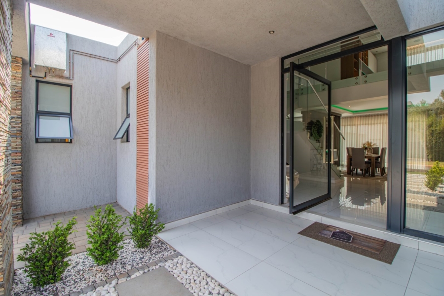 5 Bedroom Property for Sale in Serengeti Lifestyle Estate Gauteng