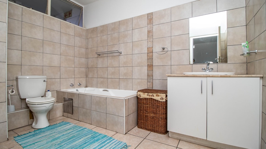 1 Bedroom Property for Sale in Elma Park Gauteng