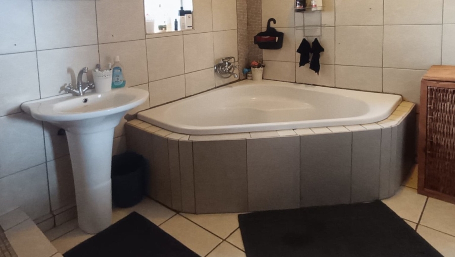 3 Bedroom Property for Sale in Rothdene Gauteng