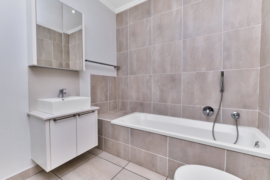 To Let 1 Bedroom Property for Rent in Lonehill Gauteng
