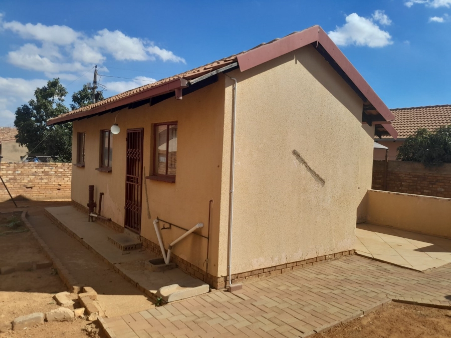 To Let 2 Bedroom Property for Rent in Soshanguve WW Gauteng