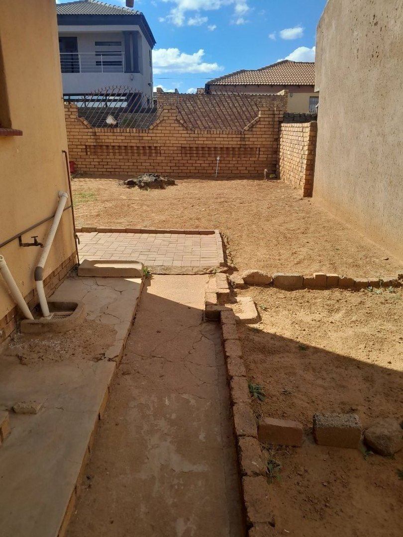 To Let 2 Bedroom Property for Rent in Soshanguve WW Gauteng