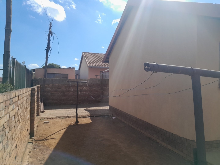 To Let 2 Bedroom Property for Rent in Soshanguve WW Gauteng