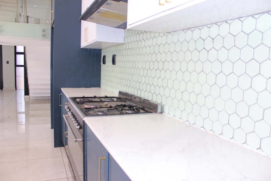 7 Bedroom Property for Sale in Midstream Ridge Gauteng