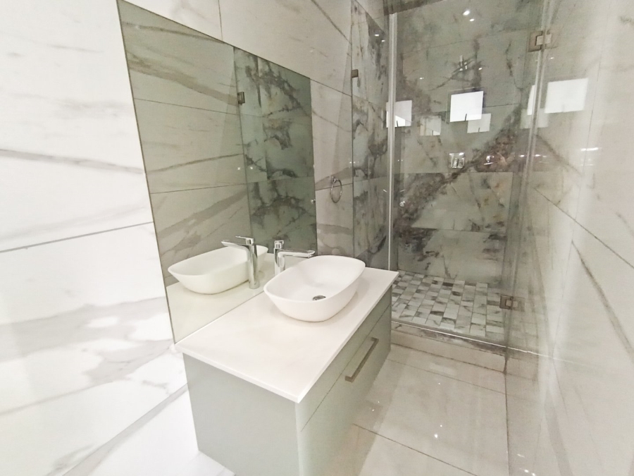 7 Bedroom Property for Sale in Midstream Ridge Gauteng