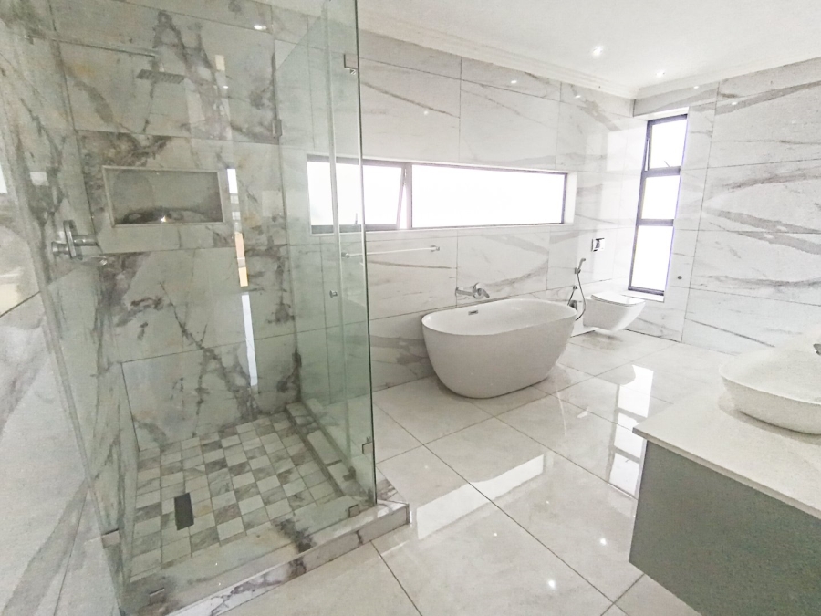 7 Bedroom Property for Sale in Midstream Ridge Gauteng