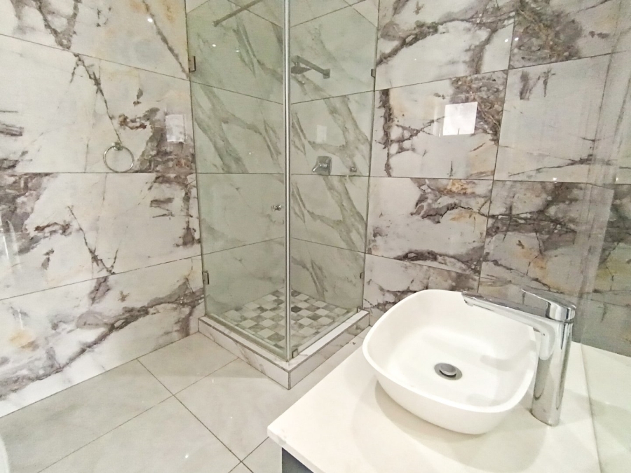 7 Bedroom Property for Sale in Midstream Ridge Gauteng