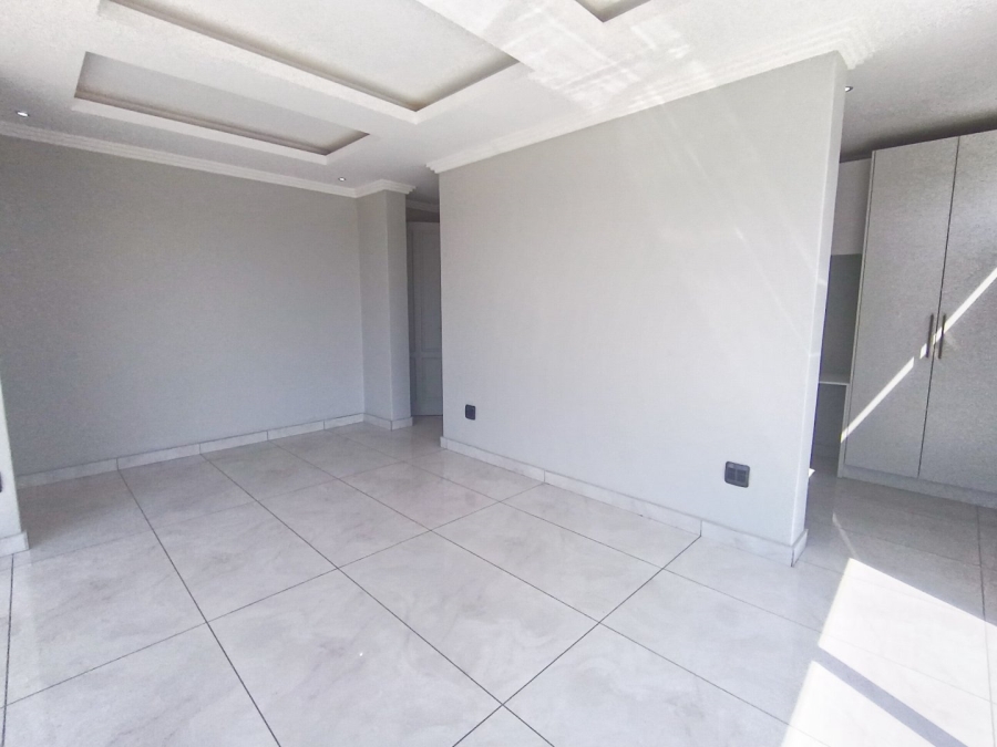 7 Bedroom Property for Sale in Midstream Ridge Gauteng