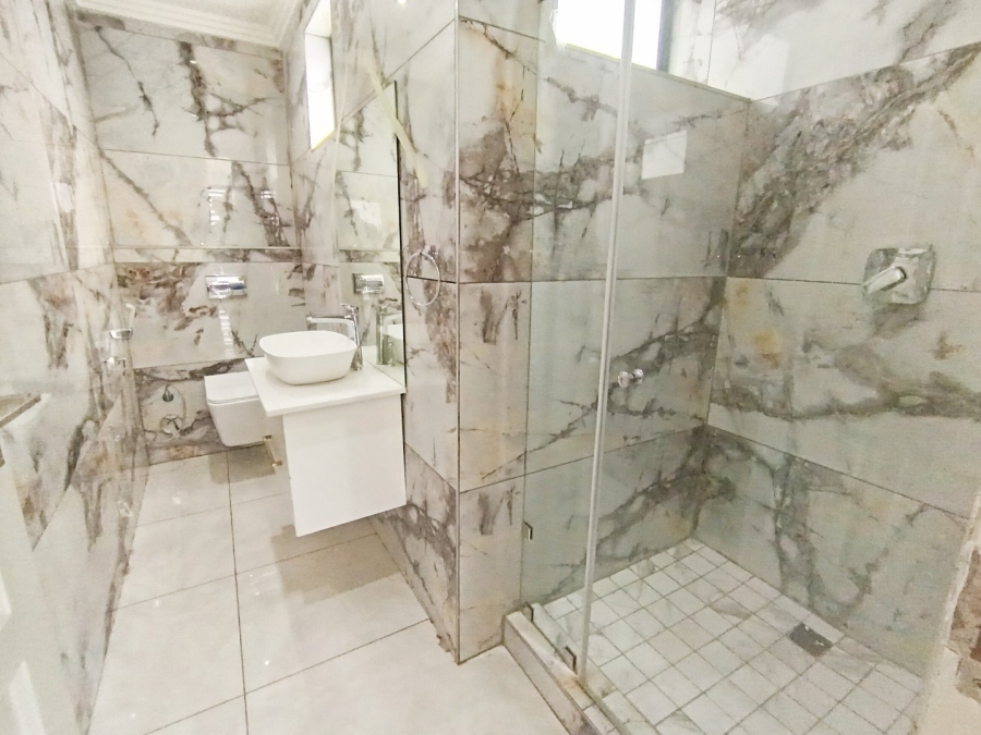 7 Bedroom Property for Sale in Midstream Ridge Gauteng