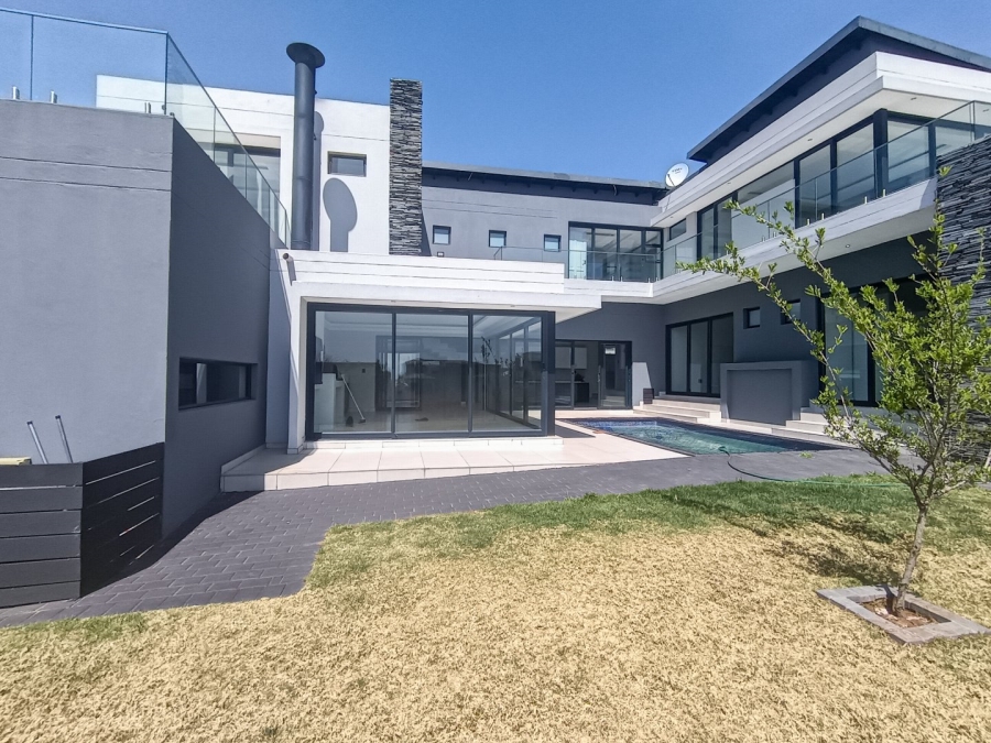 7 Bedroom Property for Sale in Midstream Ridge Gauteng