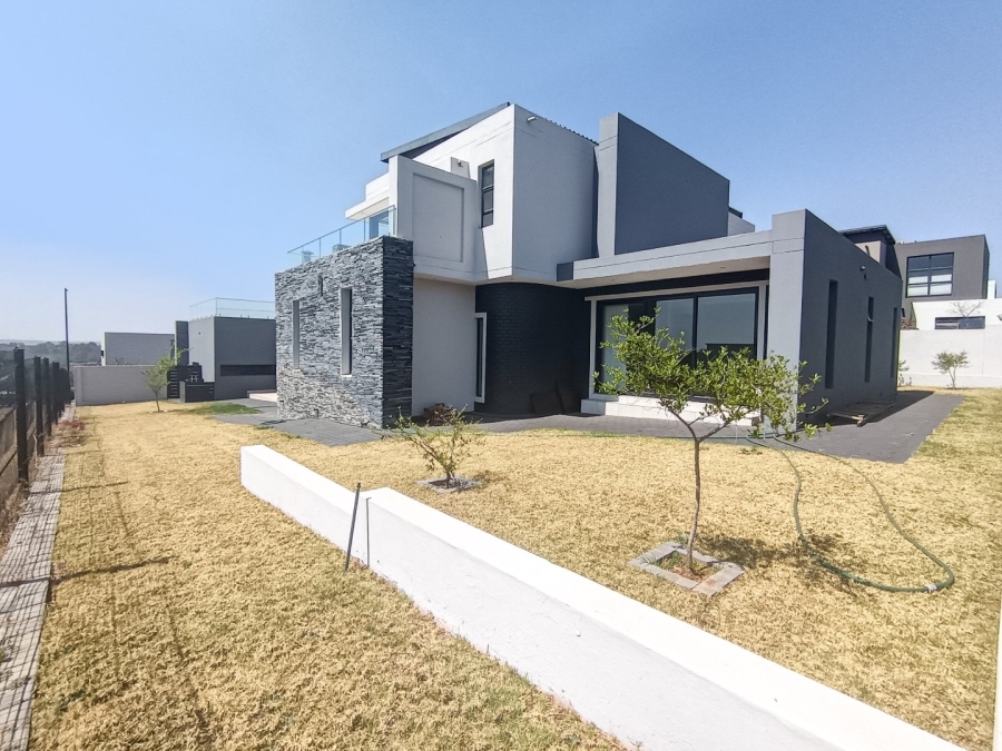 7 Bedroom Property for Sale in Midstream Ridge Gauteng