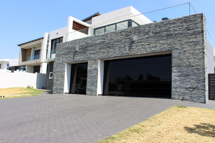 7 Bedroom Property for Sale in Midstream Ridge Gauteng