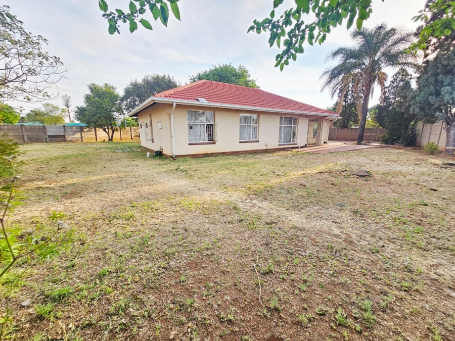 3 Bedroom Property for Sale in Wierda Park Gauteng