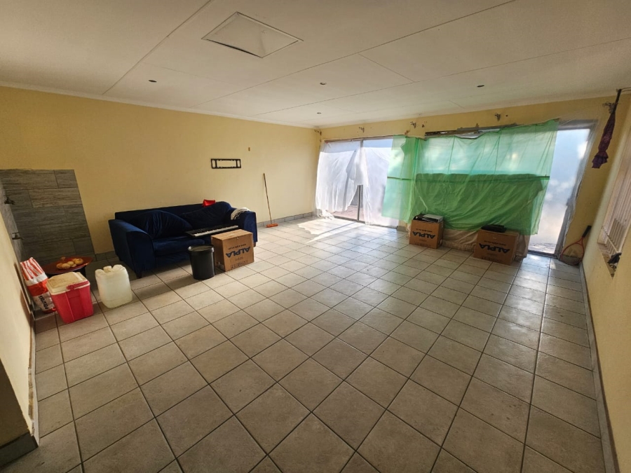 3 Bedroom Property for Sale in Wierda Park Gauteng