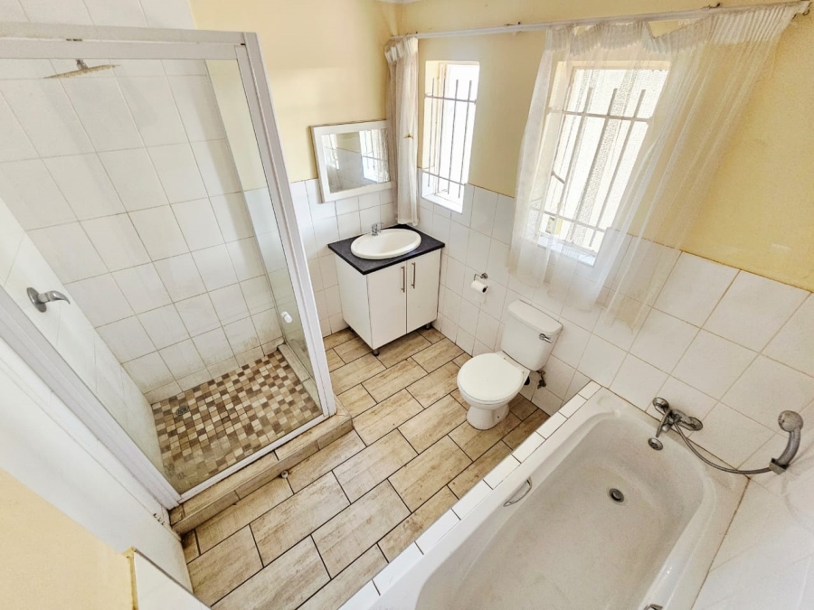 3 Bedroom Property for Sale in Wierda Park Gauteng