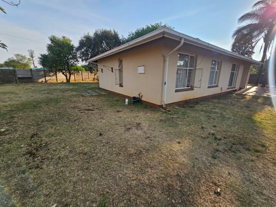 3 Bedroom Property for Sale in Wierda Park Gauteng