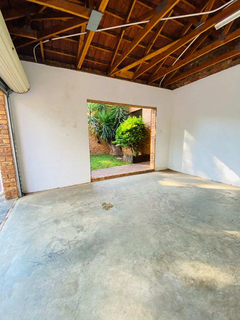 To Let 2 Bedroom Property for Rent in Edenvale Central Gauteng