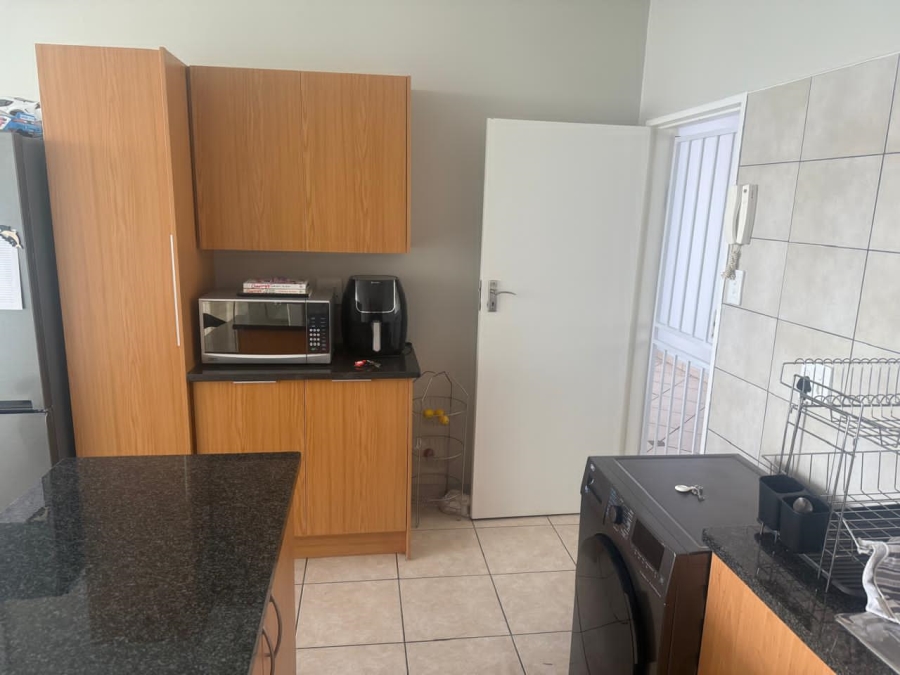 To Let 1 Bedroom Property for Rent in Bedfordview Gauteng