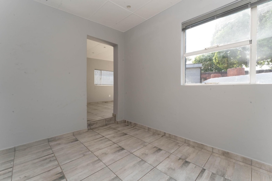 To Let 4 Bedroom Property for Rent in Florida Gauteng