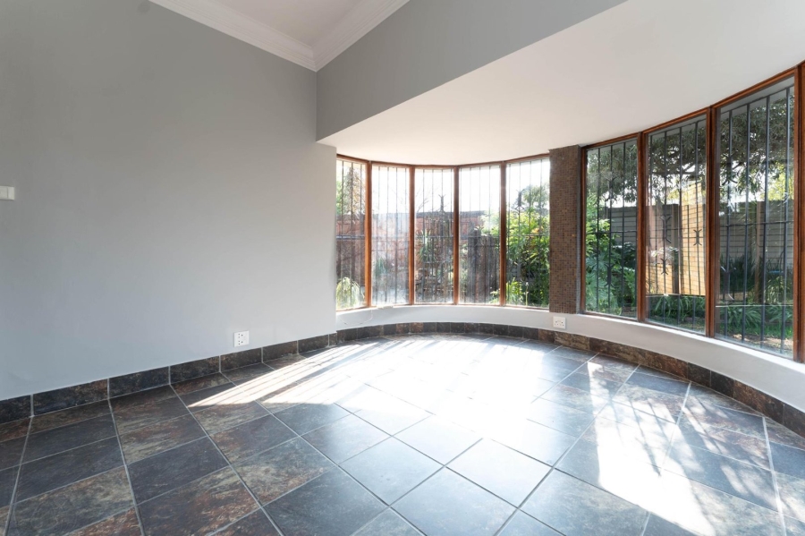 To Let 4 Bedroom Property for Rent in Florida Gauteng