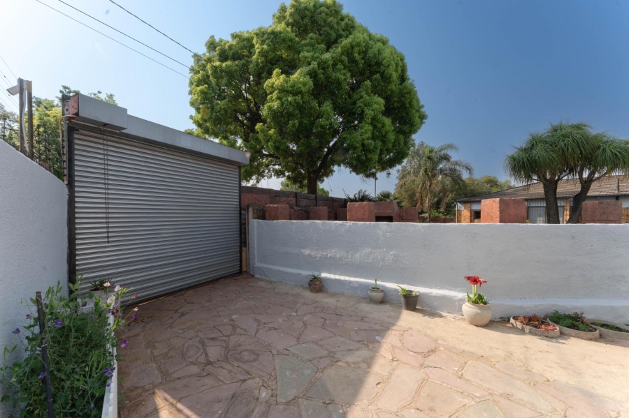 To Let 4 Bedroom Property for Rent in Florida Gauteng