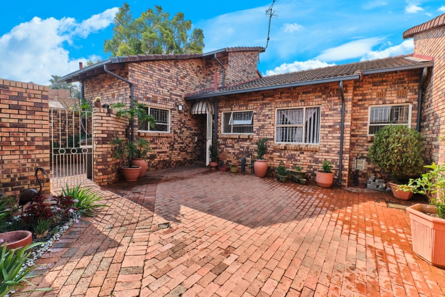 3 Bedroom Property for Sale in Fairland Gauteng