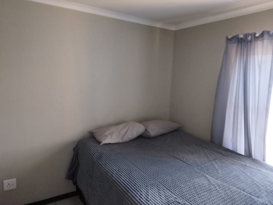 2 Bedroom Property for Sale in Heuweloord Gauteng