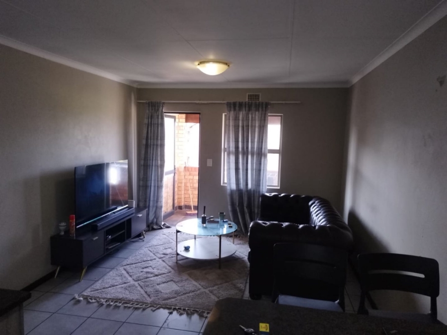 2 Bedroom Property for Sale in Heuweloord Gauteng