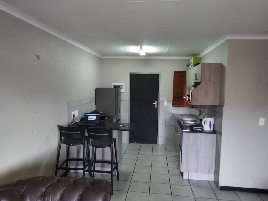 2 Bedroom Property for Sale in Heuweloord Gauteng