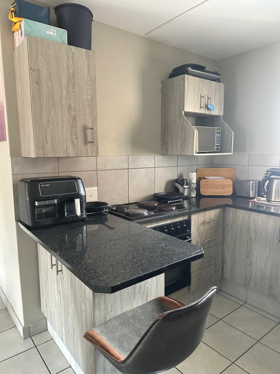 2 Bedroom Property for Sale in Heuweloord Gauteng
