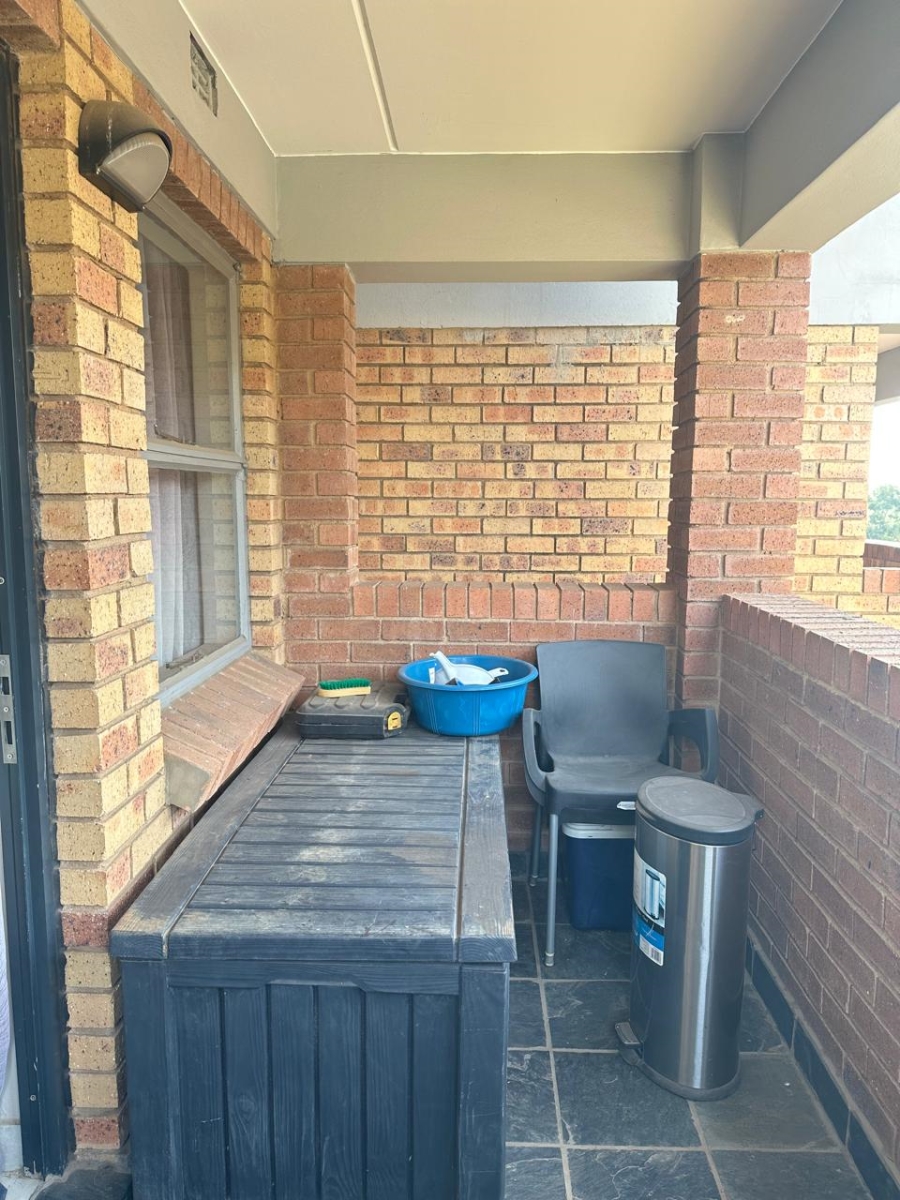 2 Bedroom Property for Sale in Heuweloord Gauteng