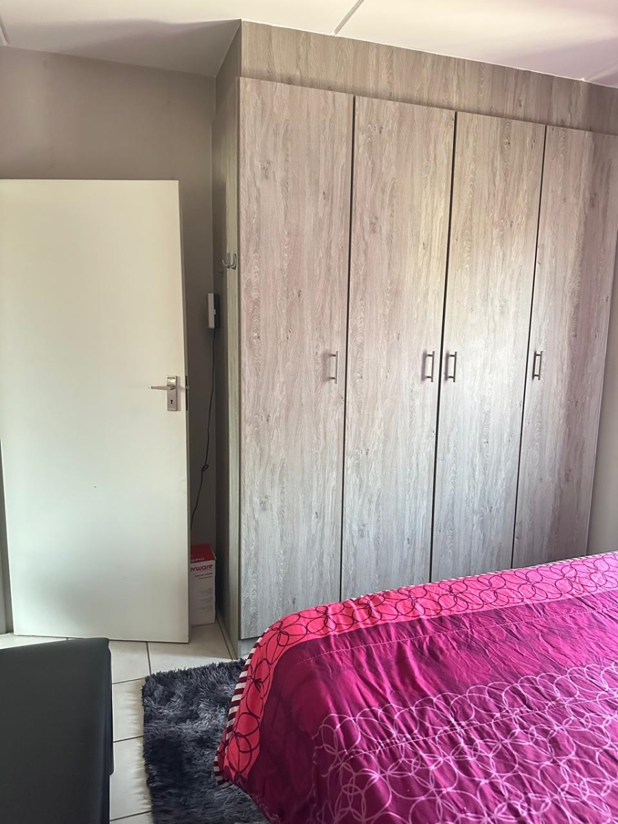 2 Bedroom Property for Sale in Heuweloord Gauteng