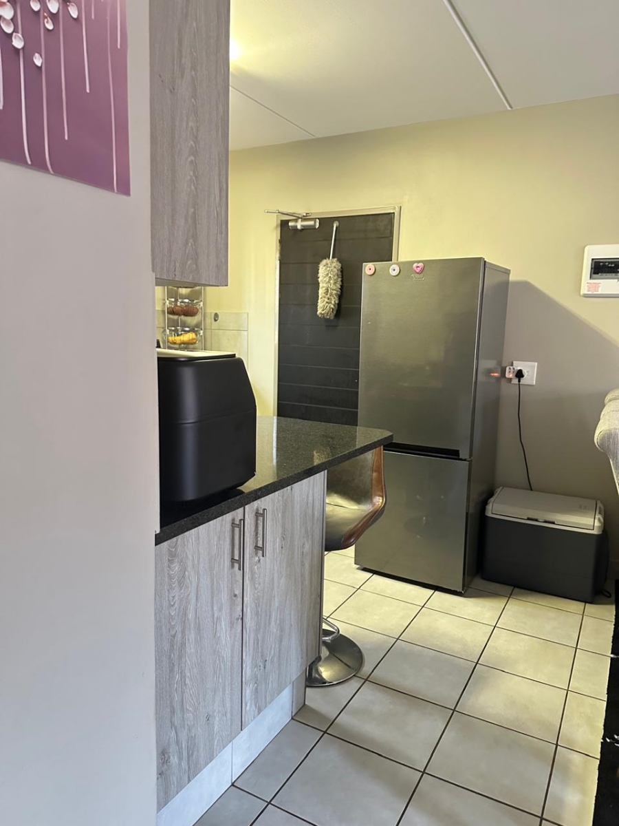 2 Bedroom Property for Sale in Heuweloord Gauteng