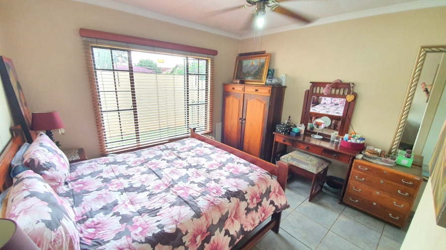 4 Bedroom Property for Sale in Hesteapark Gauteng
