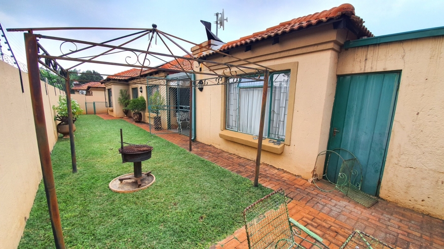 4 Bedroom Property for Sale in Hesteapark Gauteng