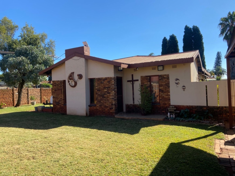 4 Bedroom Property for Sale in The Orchards Gauteng