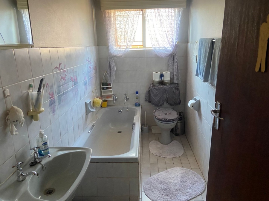 4 Bedroom Property for Sale in The Orchards Gauteng