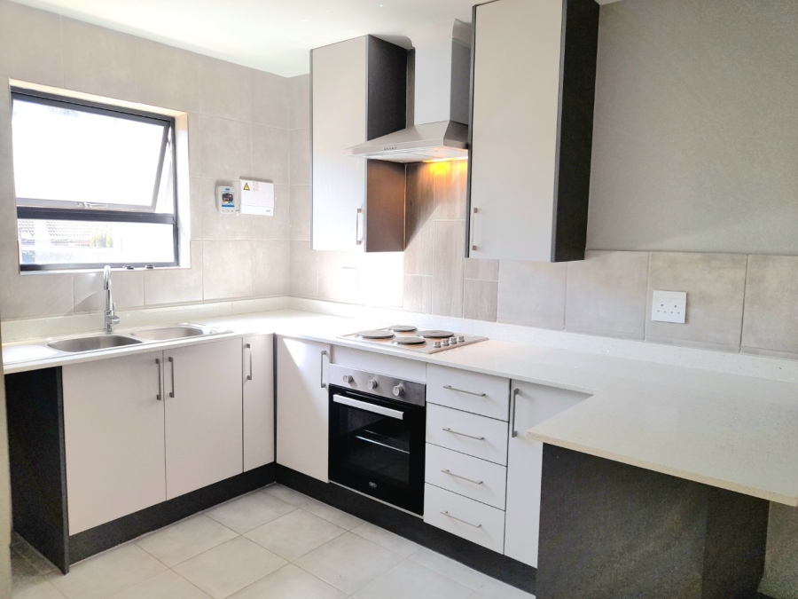 To Let 2 Bedroom Property for Rent in Witpoortjie Gauteng