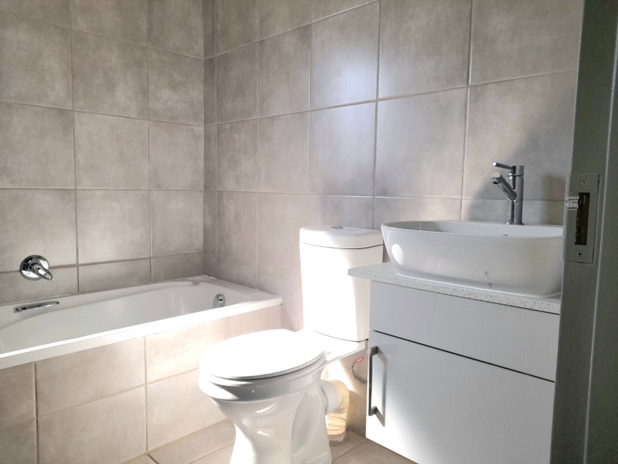 To Let 2 Bedroom Property for Rent in Witpoortjie Gauteng