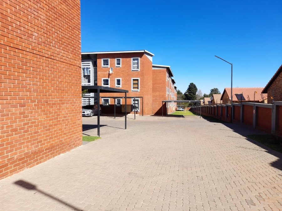 To Let 2 Bedroom Property for Rent in Witpoortjie Gauteng